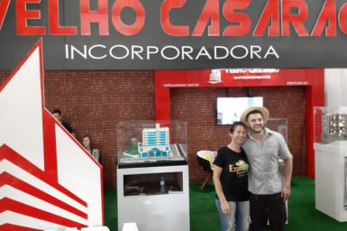 Badin - o Colono no stander da Construtora Velho Casarão na EXPOVALE - CAPINZAL 