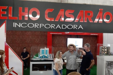 Badin - o Colono no stander da Construtora Velho Casarão na EXPOVALE - CAPINZAL 