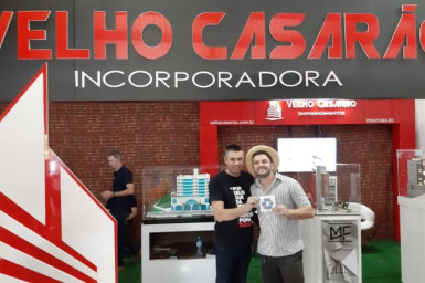 Badin - o Colono no stander da Construtora Velho Casarão na EXPOVALE - CAPINZAL 