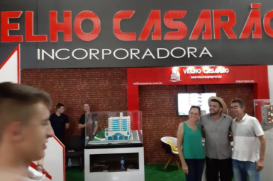 Badin - o Colono no stander da Construtora Velho Casarão na EXPOVALE - CAPINZAL 