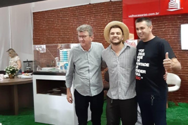 Badin - o Colono no stander da Construtora Velho Casarão na EXPOVALE - CAPINZAL 