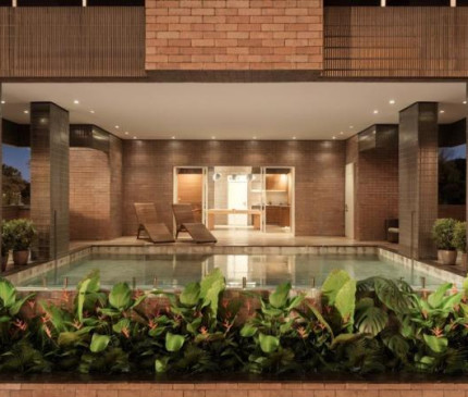 Lazer Área de festa, academia e piscina,